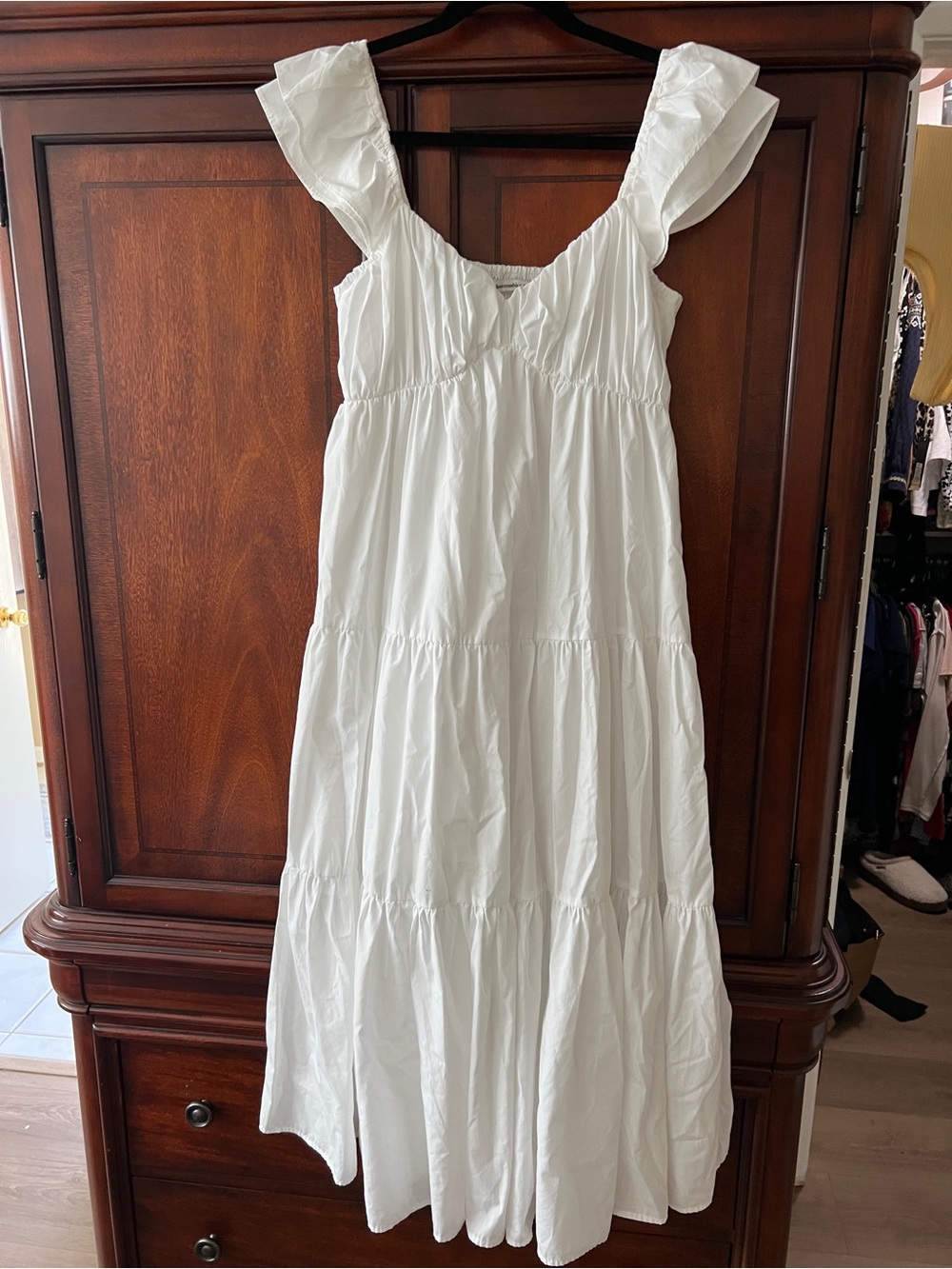 Abercrombie & Fitch MT Women’s long white tiered dress.  Lined to mid point.